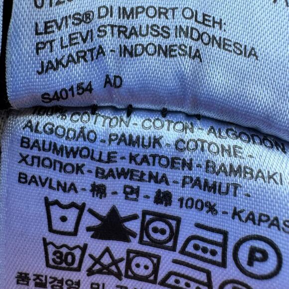 Levi's 501 Straight Leg Men's Jeans with Button Fly - Picture 9 of 10